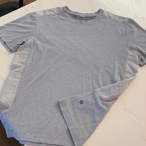 LuLuLemon Men's Blue/Gray Athletic Shirt, size medium, Very good condition